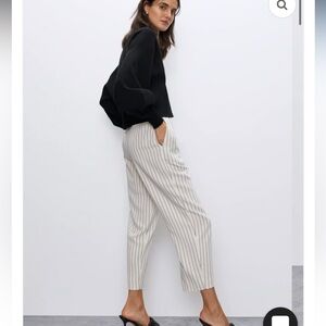 Aritzia Babaton Modesto  Cream and Black Striped Pants- size 6/S